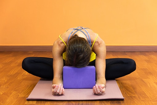 Cours de Yin Yoga posture Les Sables d'Olonne